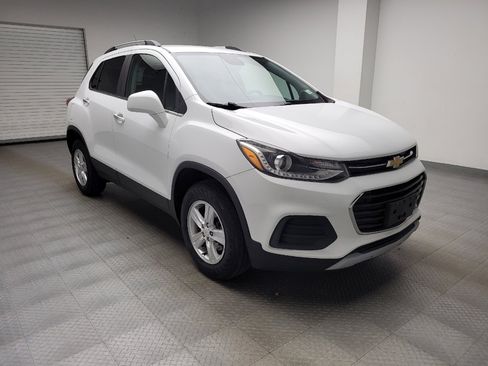 Used 2018 Chevrolet Trax LT w/ LT Convenience Package AWD/4WD image 13