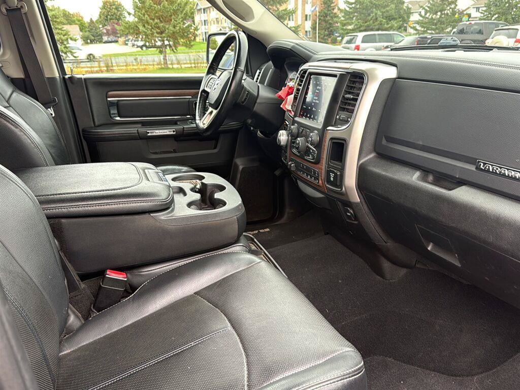 Used 2018 RAM 1500 Laramie w/ Convenience Group AWD/4WD image 10