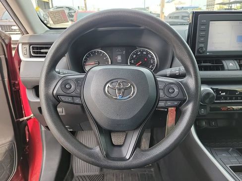 Used 2022 Toyota RAV4 LE FWD image 24