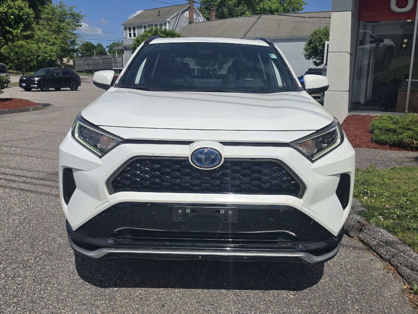 Used 2021 Toyota RAV4 SE w/ Weather & Moonroof Package AWD/4WD image 8