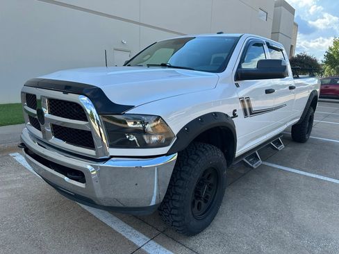 Used 2018 RAM 3500 Tradesman w/ Chrome Appearance Group AWD/4WD image 3