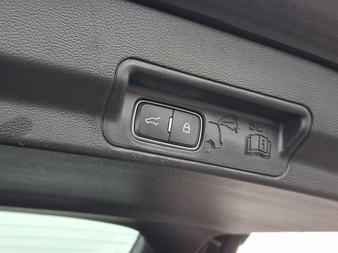 Used 2022 Ford Explorer XLT w/ Equipment Group 202A AWD/4WD image 29
