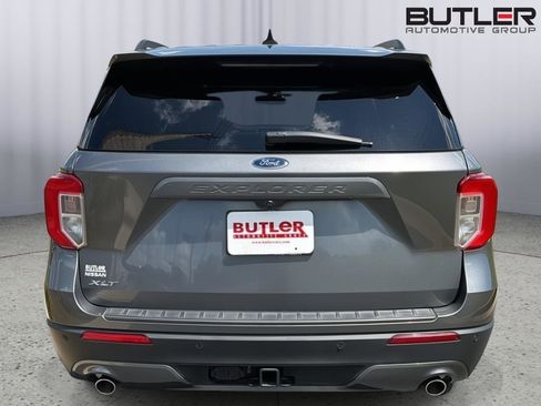 Used 2022 Ford Explorer XLT w/ Equipment Group 202A RWD image 5