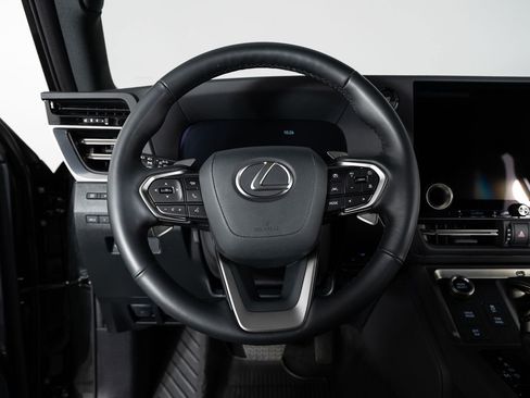 Used 2025 Lexus GX 550 w/ Accessory Package (2T) AWD/4WD image 33