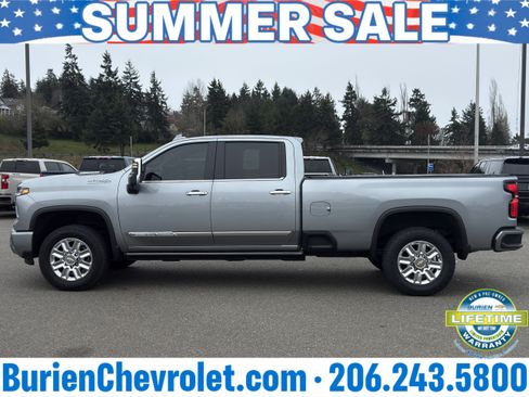 Used 2024 Chevrolet Silverado 3500 High Country w/ High Country Premium Package AWD/4WD image 2