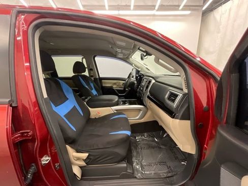 Used 2017 Nissan Titan SV AWD/4WD image 23