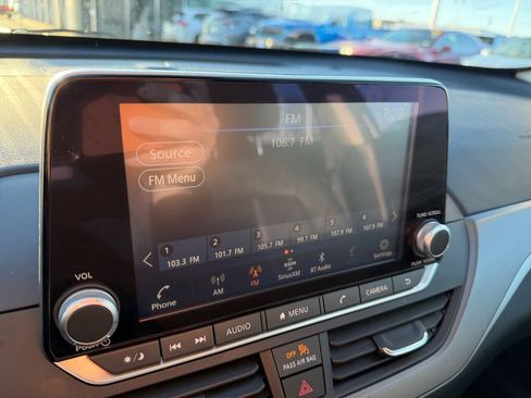 Used 2025 Nissan Altima 2.5 SR image 19