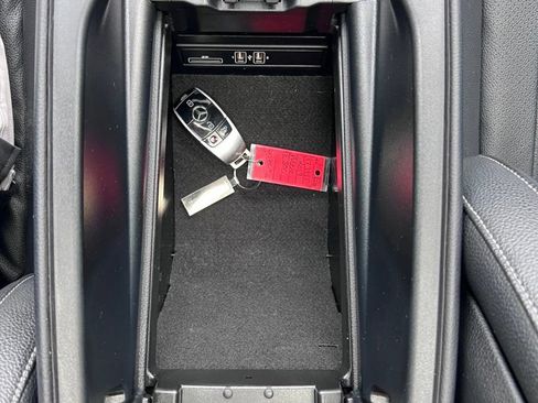 Used 2019 Mercedes-Benz E 300 image 44