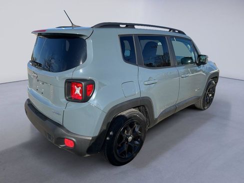 Used 2017 Jeep Renegade Latitude image 7