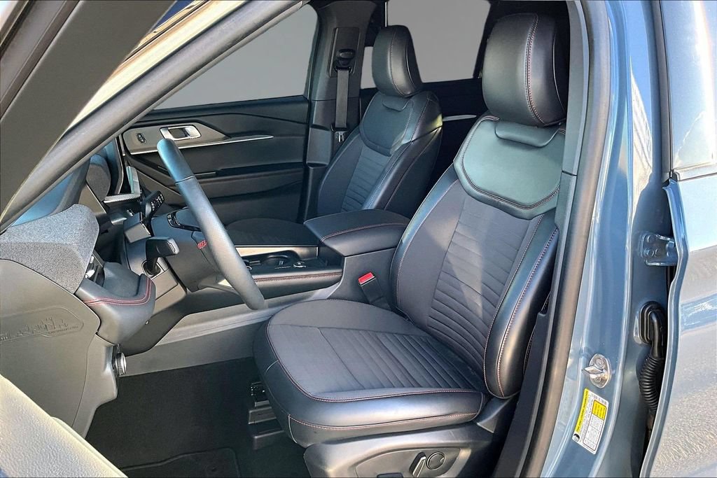 Used 2025 Ford Explorer ST-Line w/ Premium Package RWD image 20