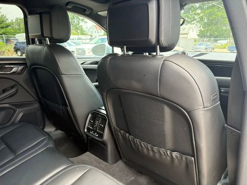 Used 2016 Porsche Macan S image 16