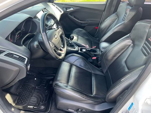 Used 2016 Ford Focus ST w/ Equipment Group 402A image 4