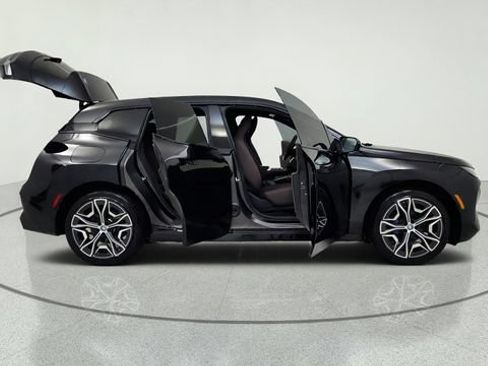 Used 2024 BMW iX xDrive50 w/ Premium Package AWD/4WD image 20