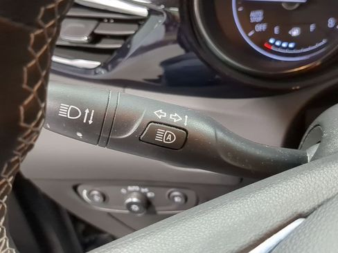 Used 2023 Buick Encore GX Essence image 33