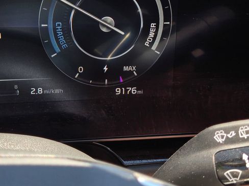 Certified 2024 Kia Niro Wind w/ Wind Preserve Package FWD image 25