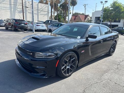 Used 2018 Dodge Charger R/T Scat Pack RWD image 8