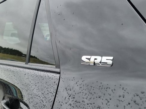 Used 2018 Toyota 4Runner SR5 AWD/4WD image 50