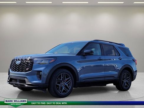Used 2025 Ford Explorer ST AWD/4WD image 8