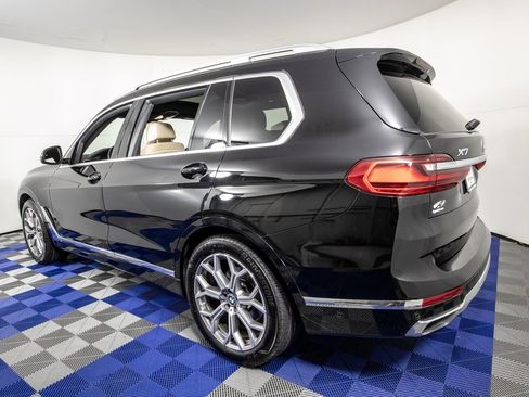 Used 2022 BMW X7 xDrive40i w/ Premium Package image 7