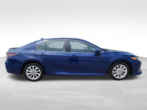Used 2023 Toyota Camry LE FWD image 10