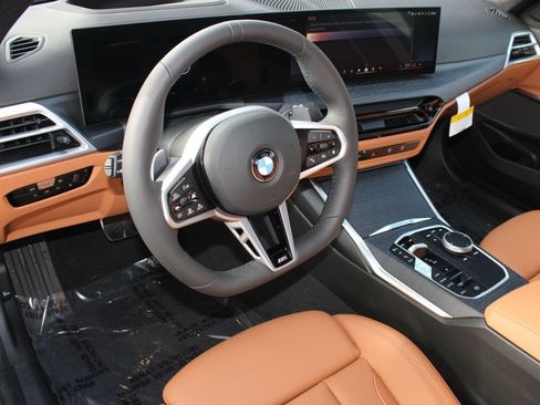 Used 2026 BMW 330i Sedan w/ M Sport Package RWD image 4