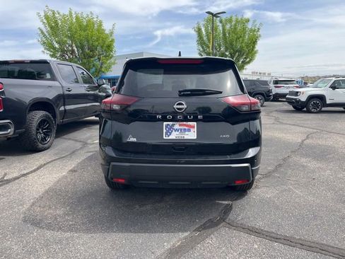 Used 2024 Nissan Rogue S image 5