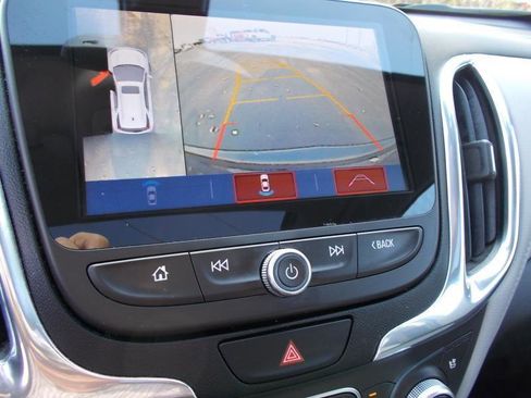 Used 2018 Chevrolet Equinox Premier FWD image 32