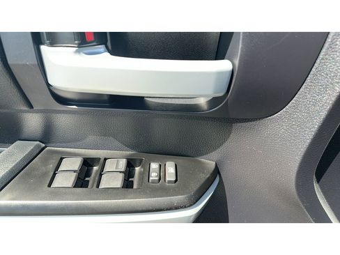 Used 2020 Toyota Tundra SR5 AWD/4WD image 12