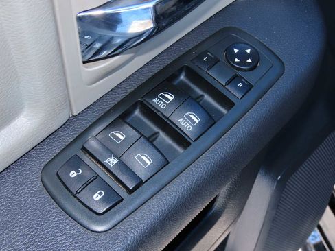 Used 2012 RAM 1500 Big Horn image 20