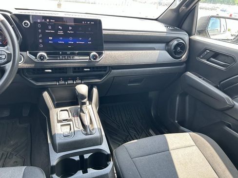 Used 2024 Chevrolet Colorado W/T RWD image 22