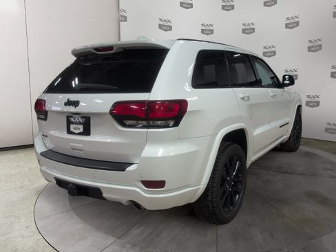 Used 2021 Jeep Grand Cherokee Laredo X AWD/4WD image 5