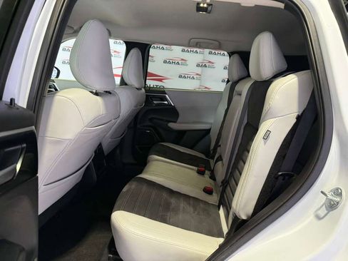 Used 2025 Mitsubishi Outlander Trail Edition image 36