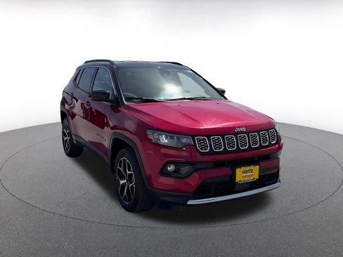 Used 2025 Jeep Compass Limited AWD/4WD image 3