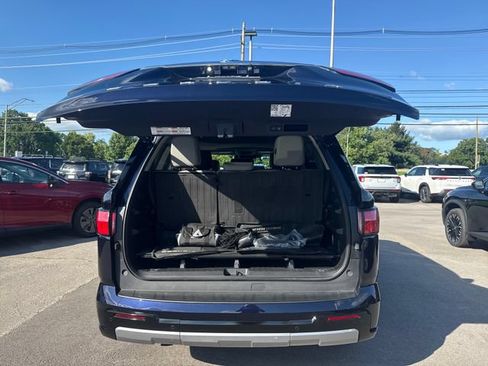 Used 2023 Toyota Sequoia Limited w/ Tow Technology Package AWD/4WD image 9