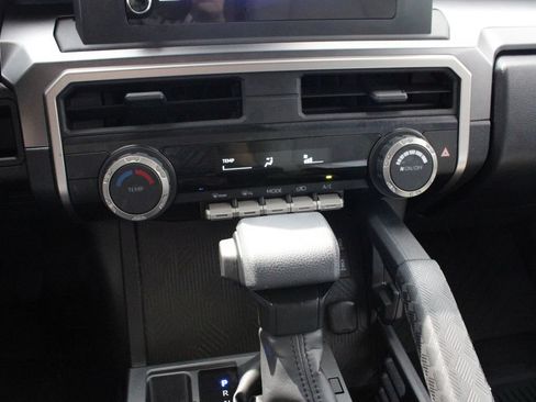 Certified 2025 Toyota 4Runner SR5 AWD/4WD image 37