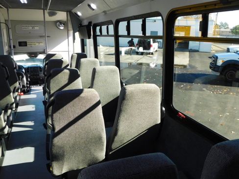 Used 2017 Ford F550 2WD Regular Cab Super Duty image 21