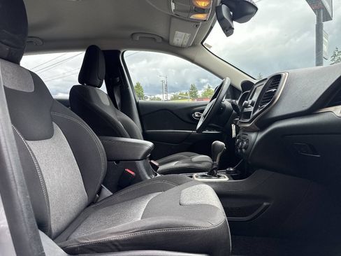 Used 2014 Jeep Cherokee Sport AWD/4WD image 17
