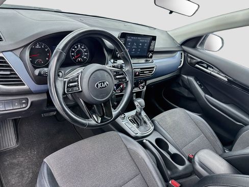 Used 2021 Kia Seltos S FWD image 7