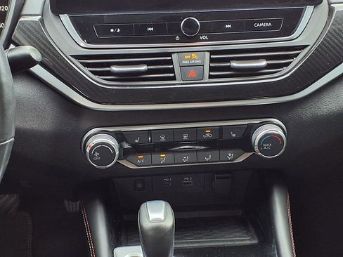 Used 2023 Nissan Altima 2.5 SR w/ SR Premium Package FWD image 16