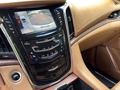 Used 2016 Cadillac Escalade ESV Platinum AWD/4WD image 47