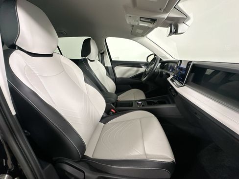 Certified 2025 Volkswagen Tiguan SE AWD/4WD image 41
