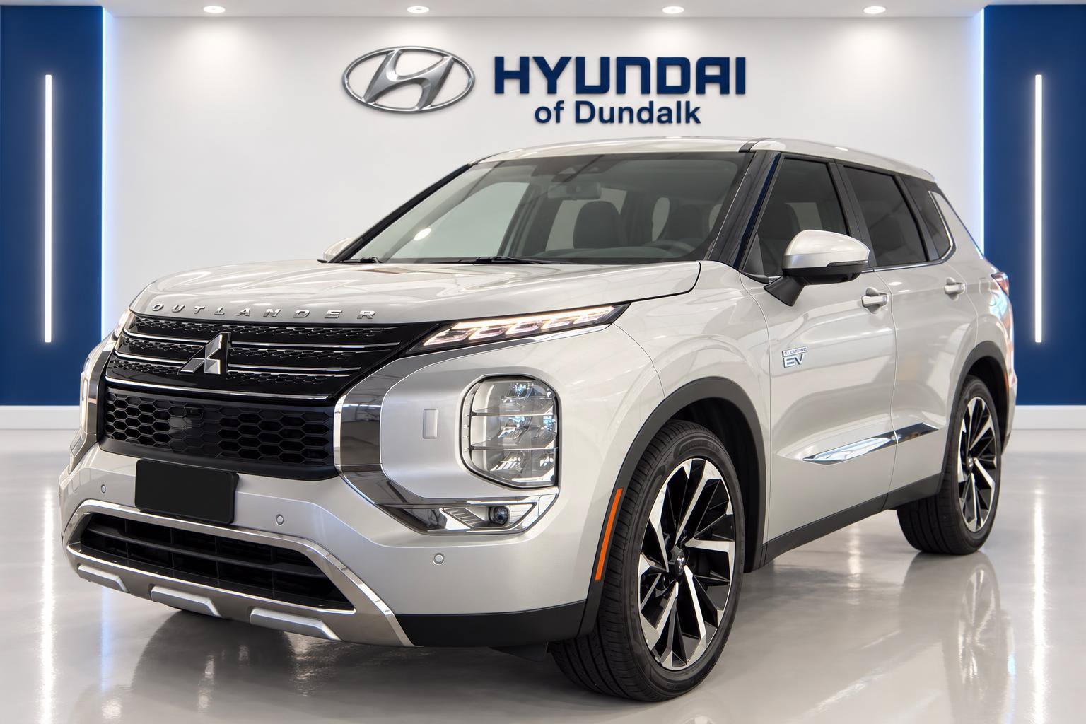 Used 2025 Mitsubishi Outlander SE AWD/4WD image 1