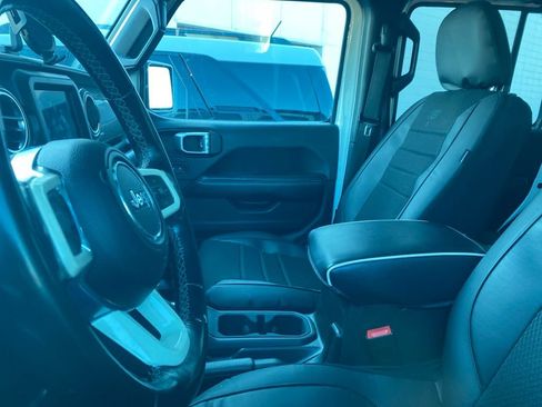 Used 2020 Jeep Wrangler Unlimited Sahara AWD/4WD image 13