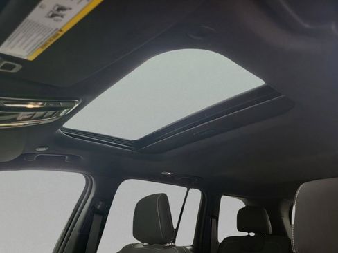 Used 2025 Jeep Grand Cherokee Laredo X w/ Luxury Tech Group I image 47