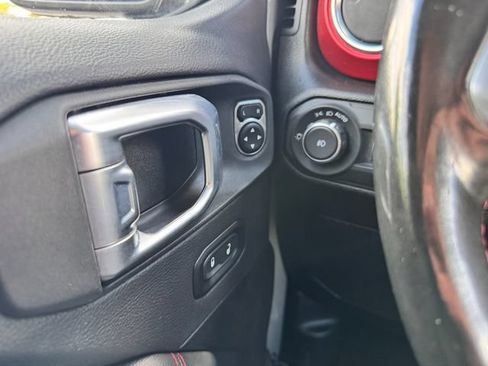Used 2022 Jeep Wrangler Rubicon w/ LED Lighting Group AWD/4WD image 14
