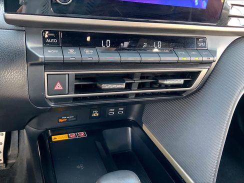 Used 2025 Toyota Camry SE FWD image 32
