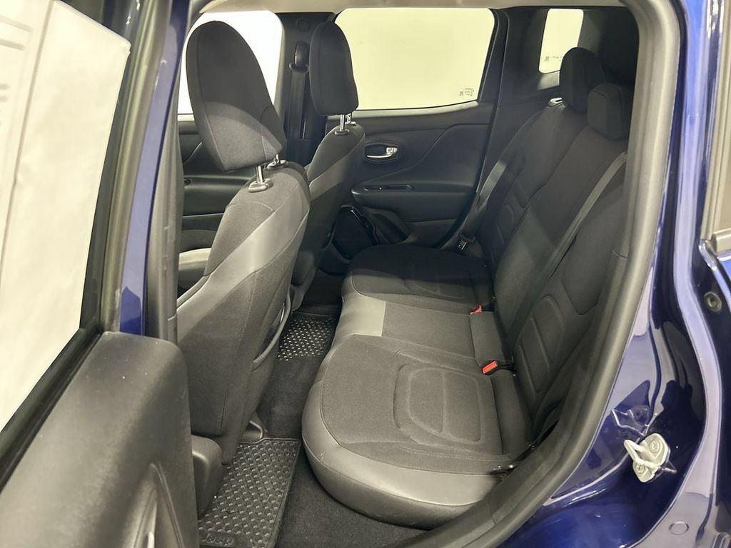 Used 2017 Jeep Renegade Altitude AWD/4WD image 19