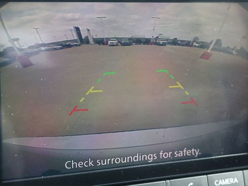 Used 2024 Nissan Rogue SV image 3