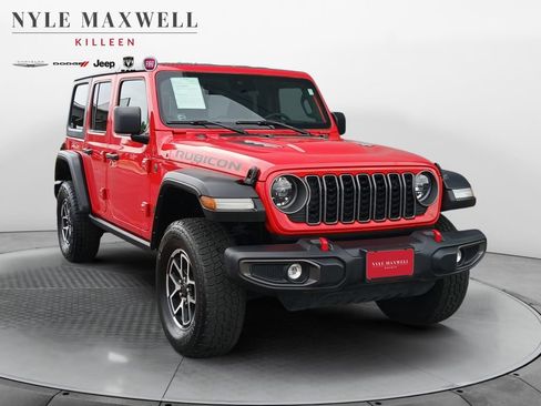 Used 2025 Jeep Wrangler Unlimited Rubicon AWD/4WD image 2