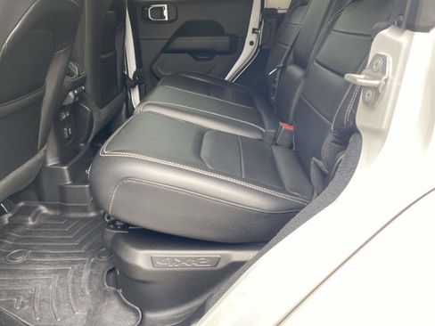 Certified 2023 Jeep Wrangler Sahara w/ Cold Weather Group image 18